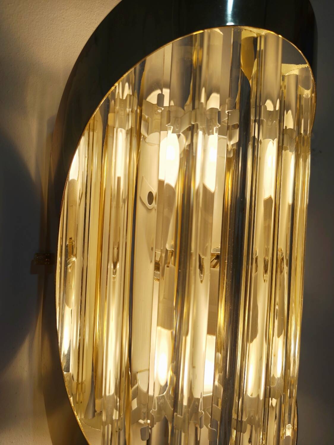 Aplique de pared de cristales. Italia, 1980s.