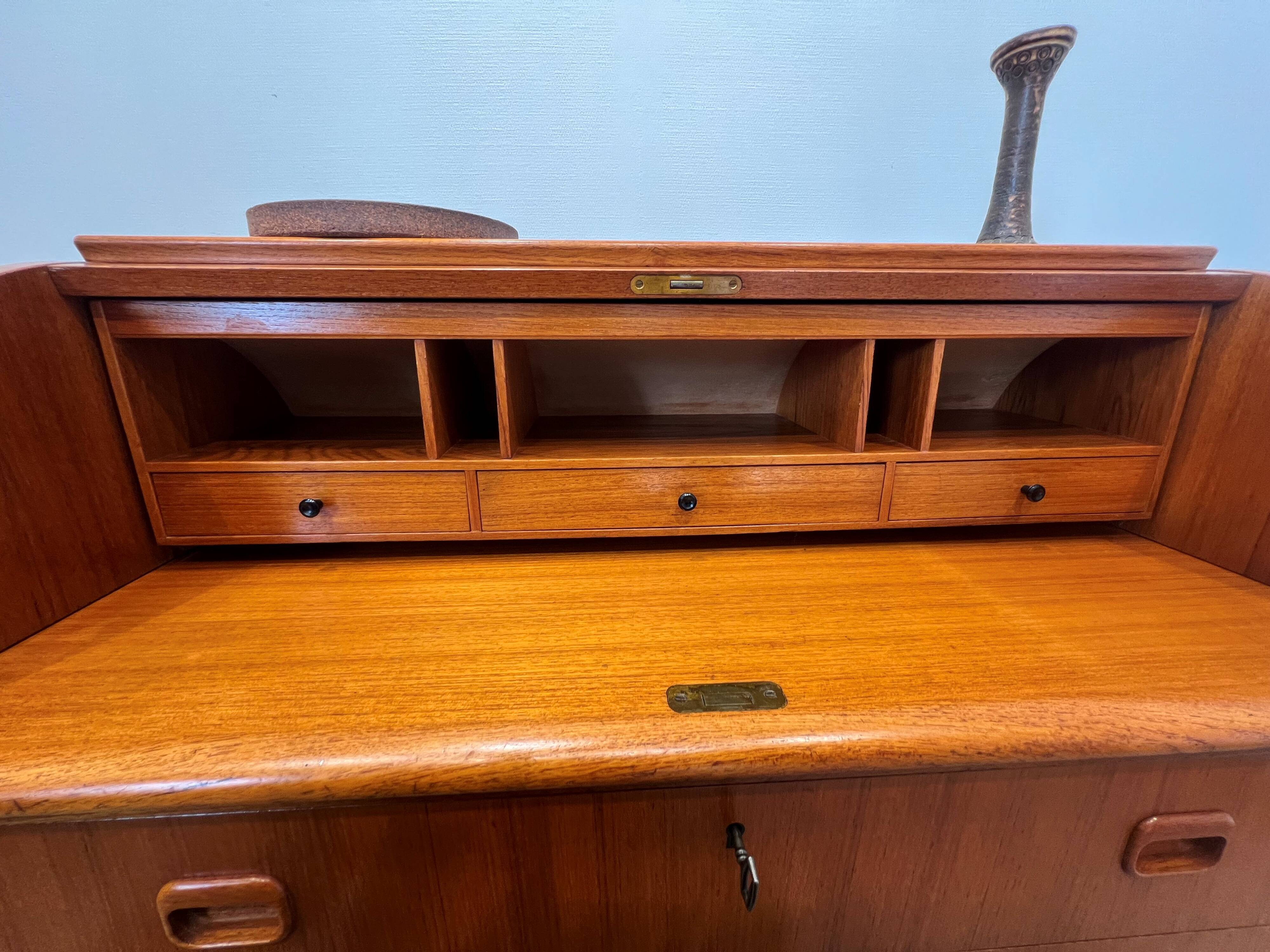 Rare Scandinavian curved secretary from Sweden.