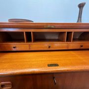 Rare secrétaire scandinave galbé origine Suède