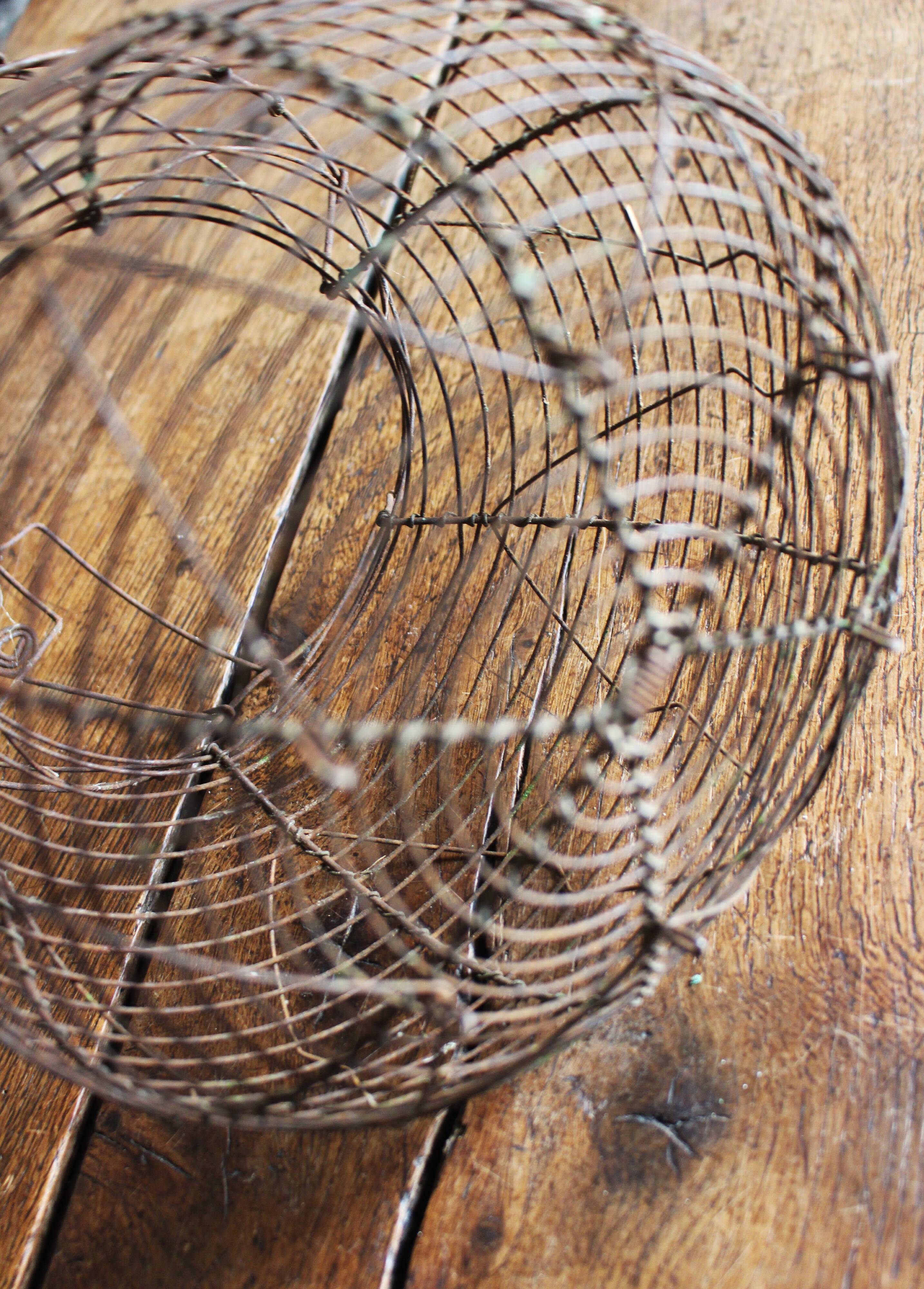 Wire basket salad eggs handle decorations