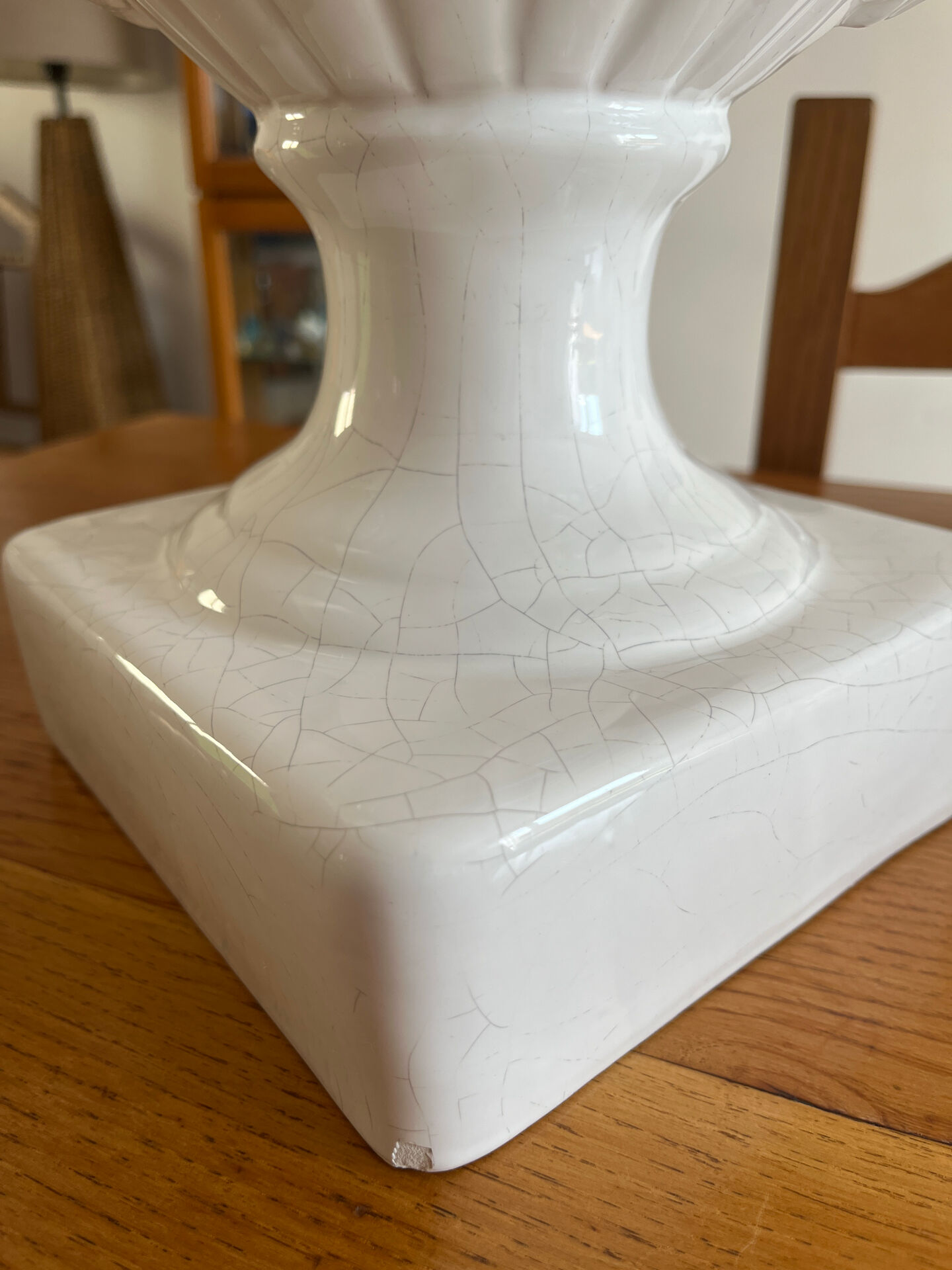 Large Médicis style vase