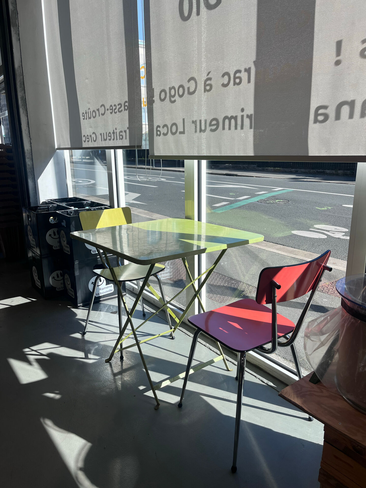 4 chaises en formica