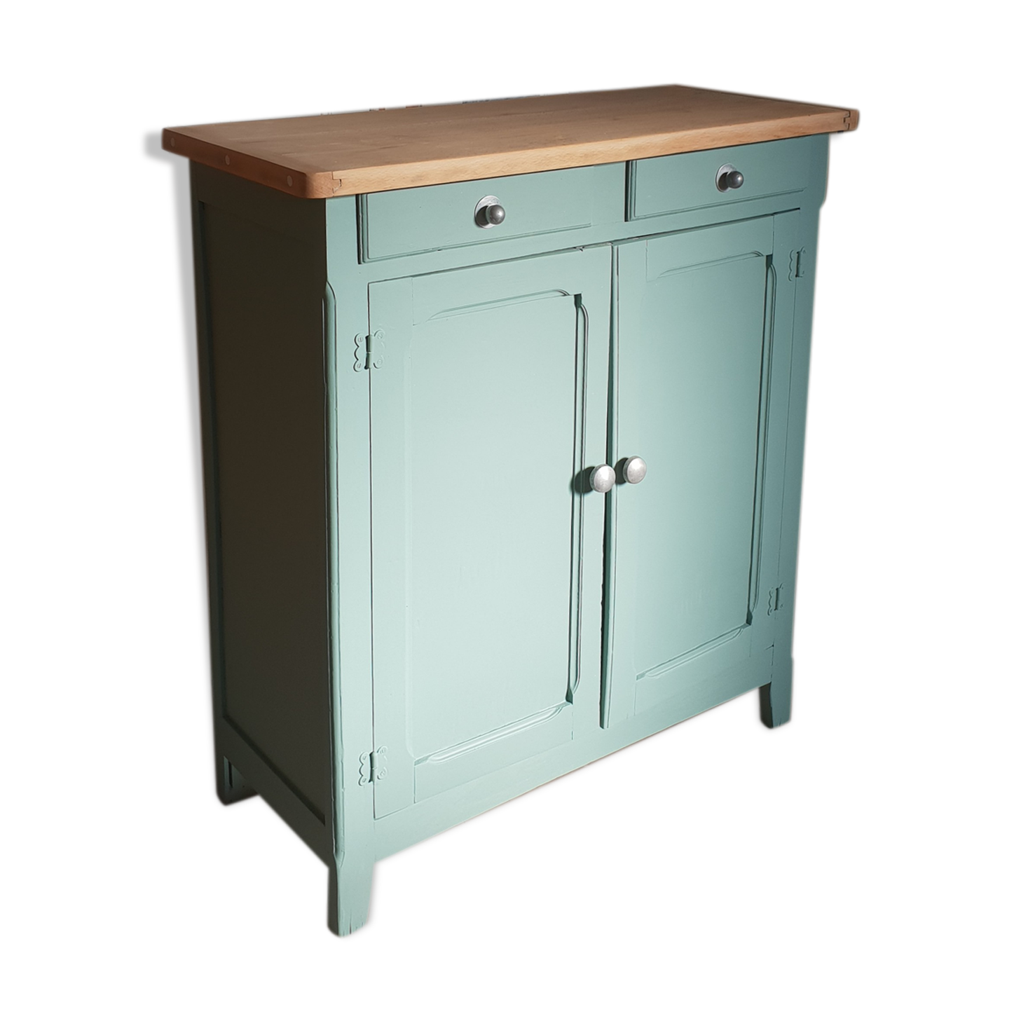 Parisian green buffet