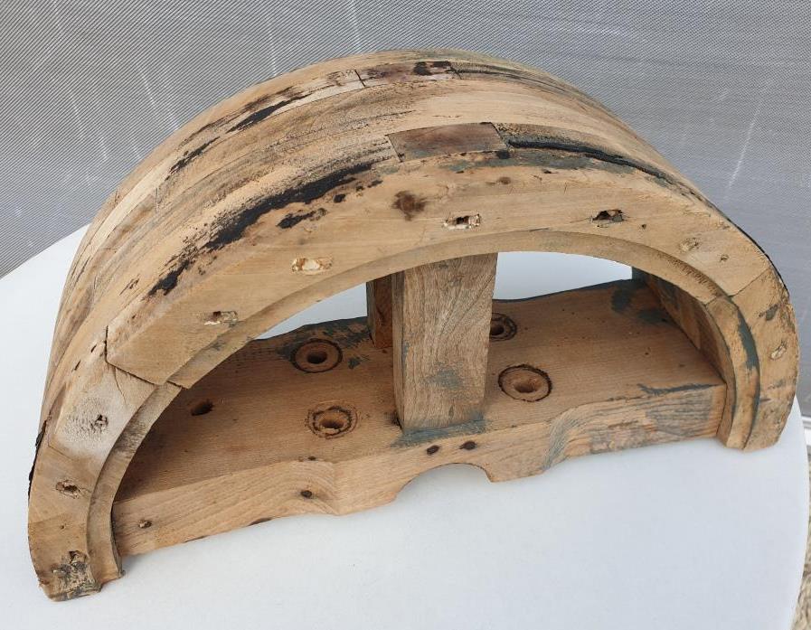 Half-moon arch transom in solid wood