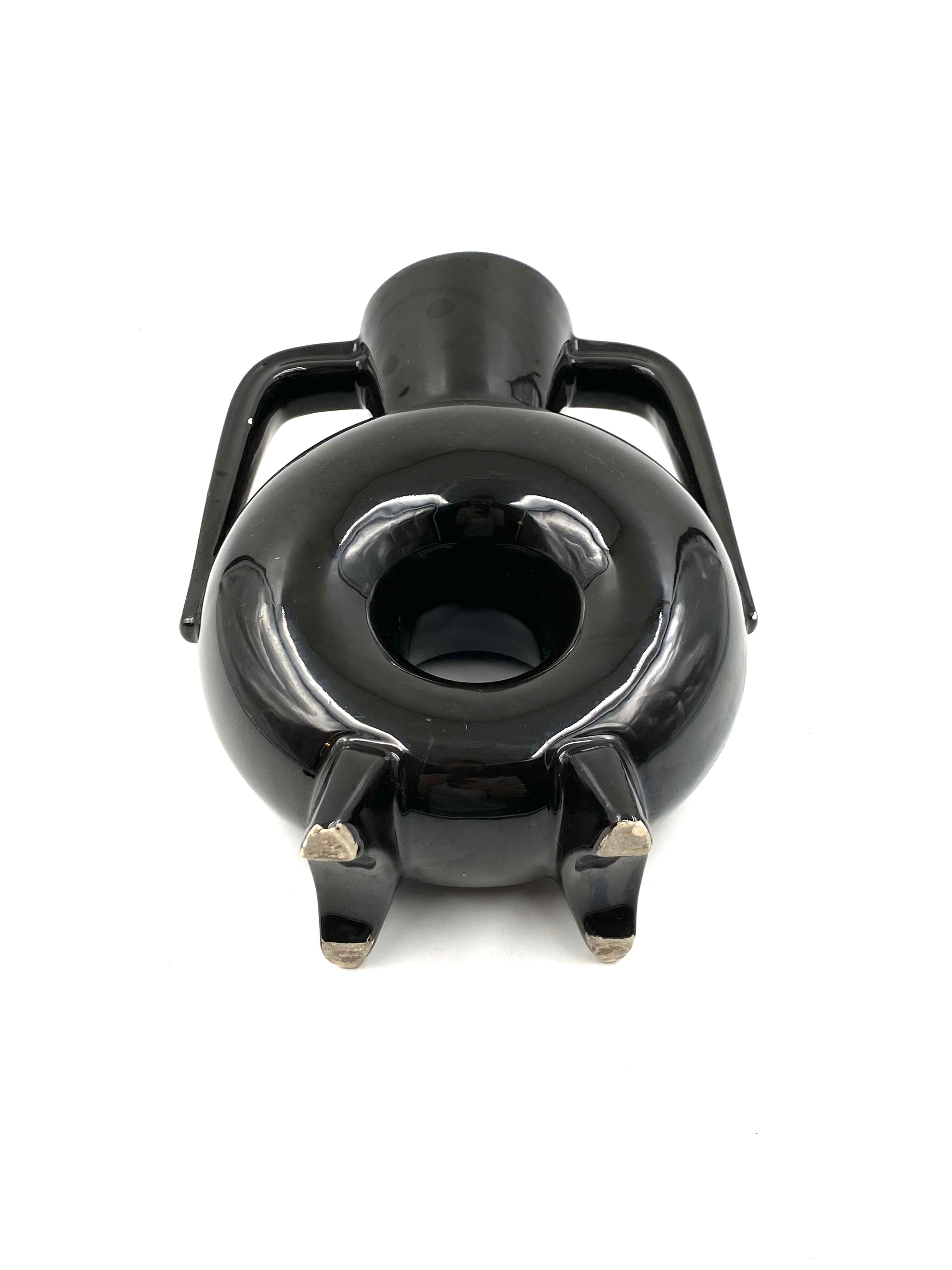 Vase en céramique noire moderne organique, France 1970s