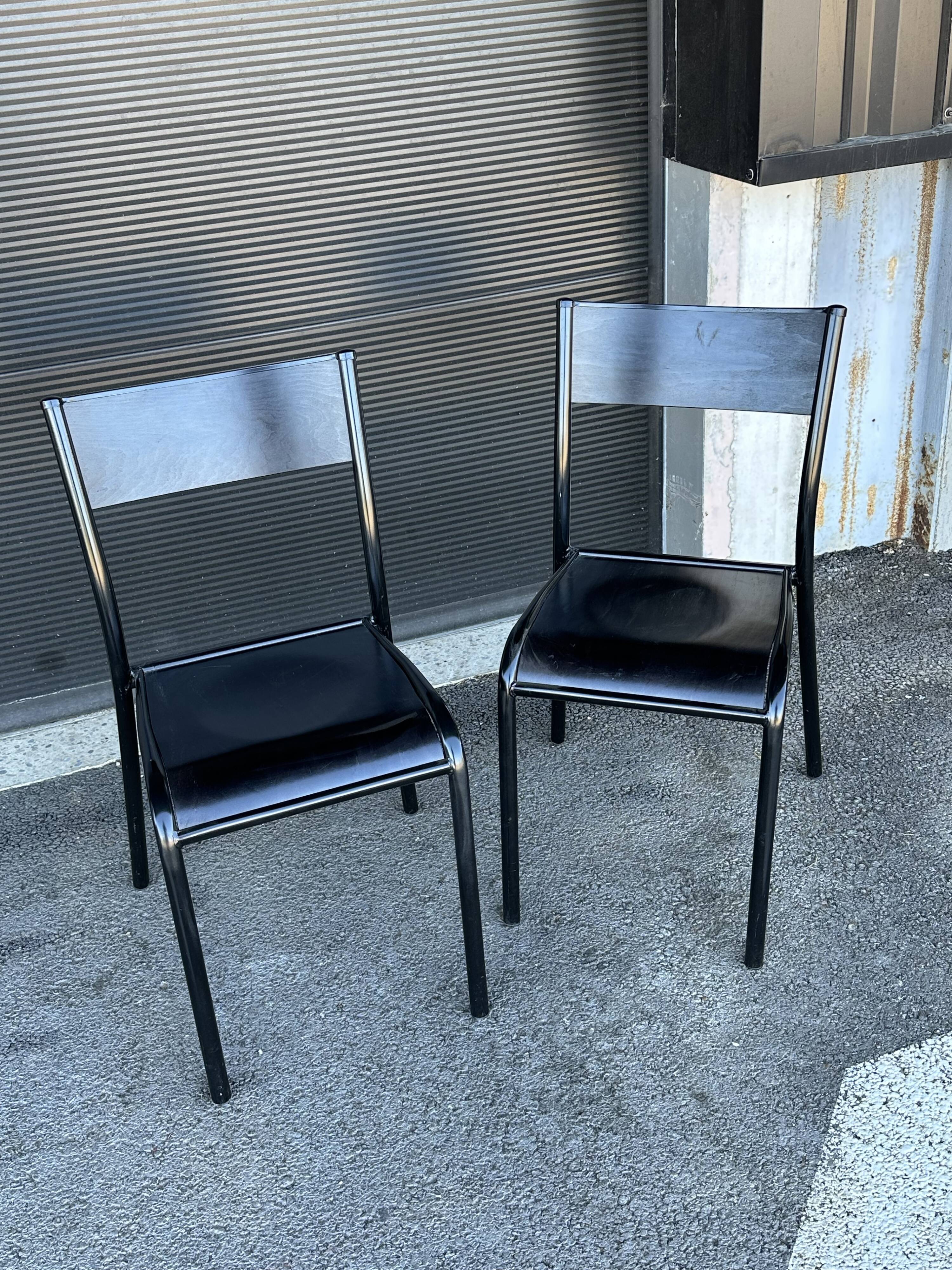 Paire de chaises Mullca 510 rééditées par Label Edition en version noire