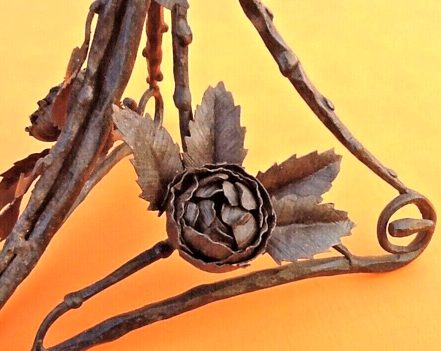 Art nouveau era wrought iron lamp tripod foot, decor foliage and roses