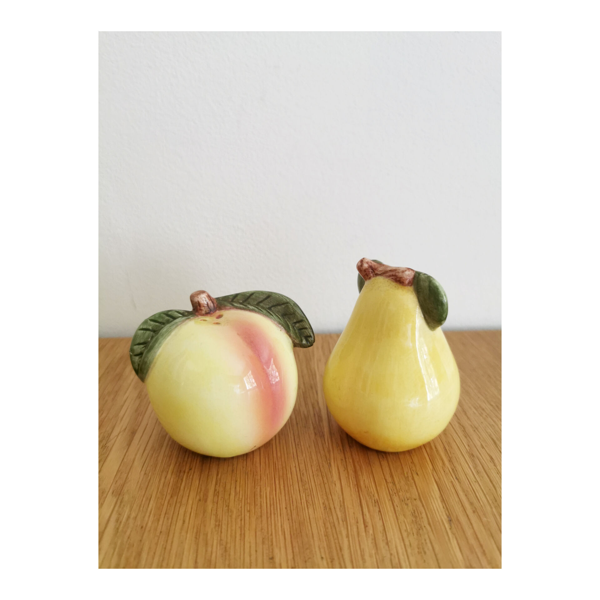 Salt shaker & fruit pepper maker