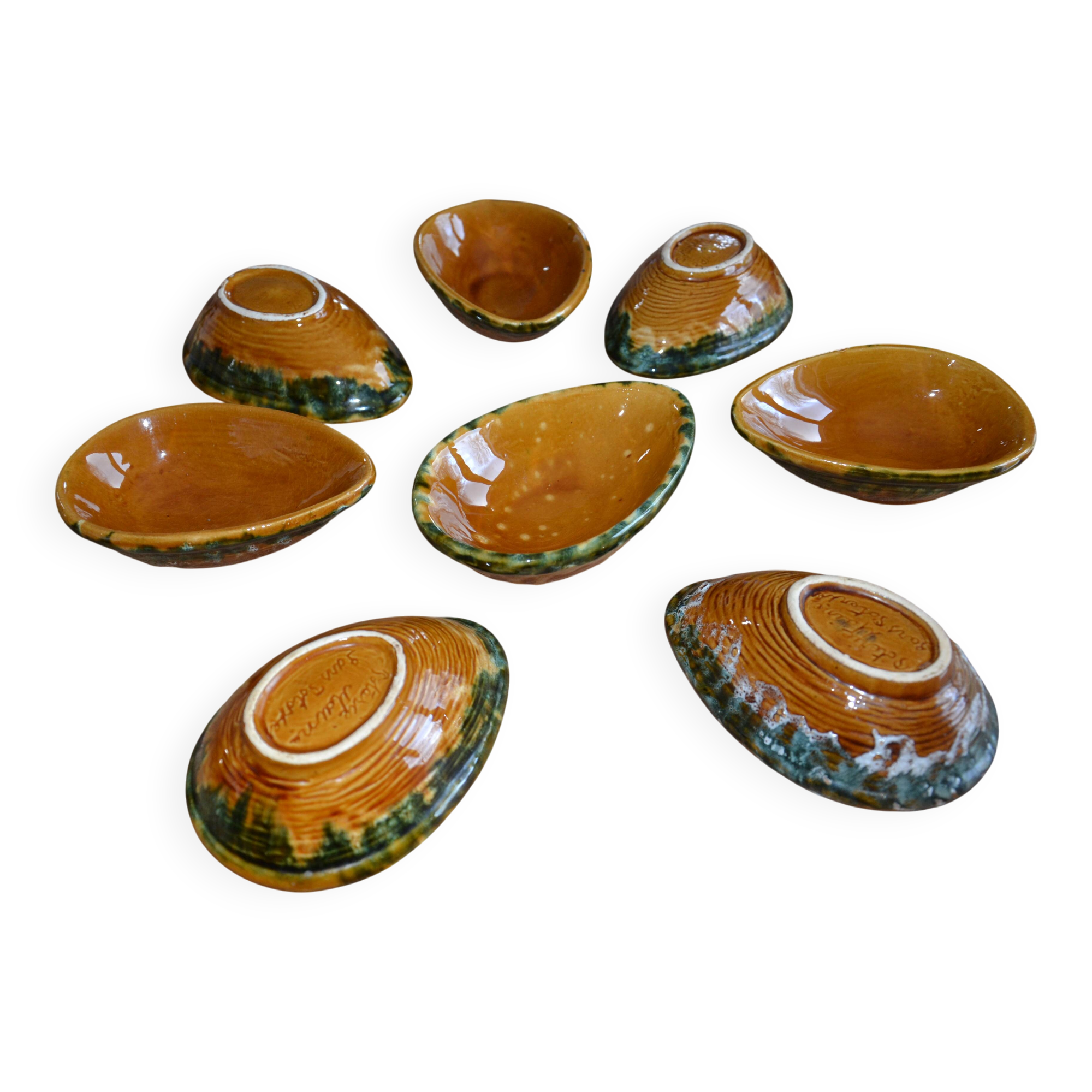 8 ceramic avocado bowls from Sars Poteries