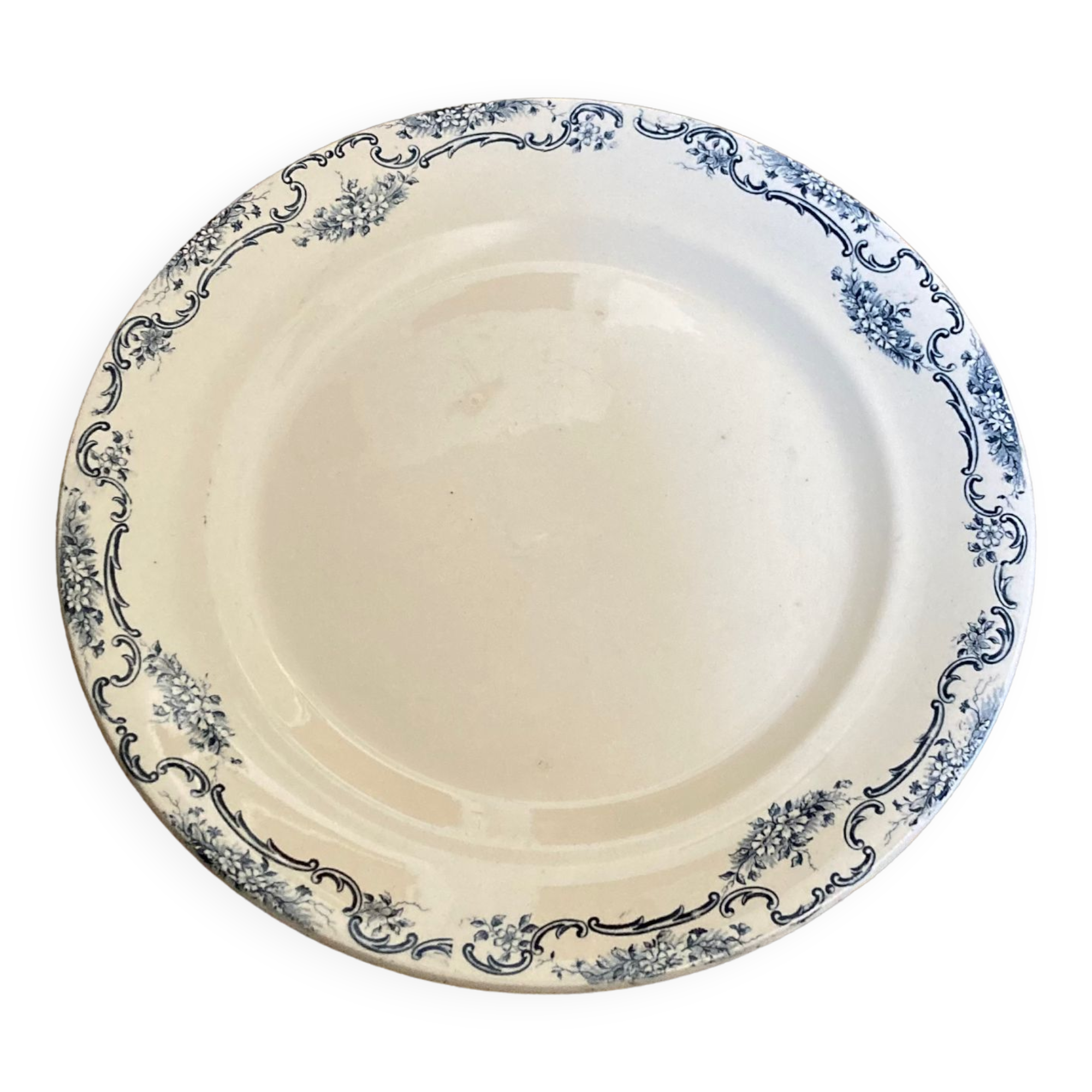 Round dish Terre de Fer Salin model Yvonne