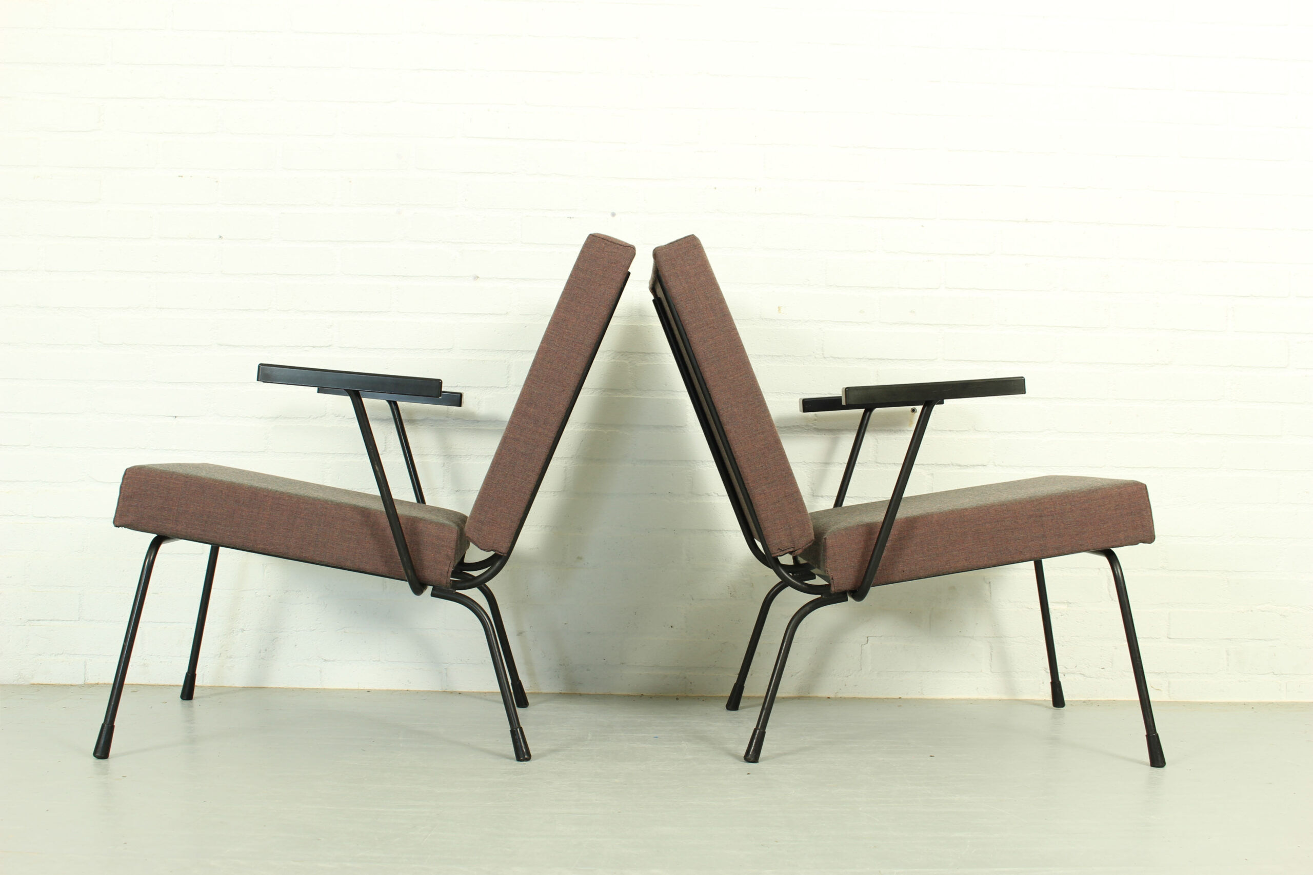Set of 2 1407 armchairs by Wim Rietveld for Gispen