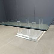 Table basse ou table d'appoint en Lucite, années 1970