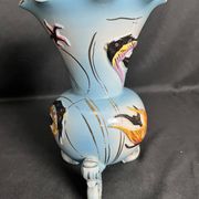 Vase tripode en barbotine émaillée Cerdazur XXème