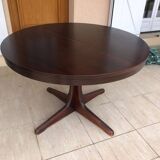 Baumann extendable round table
