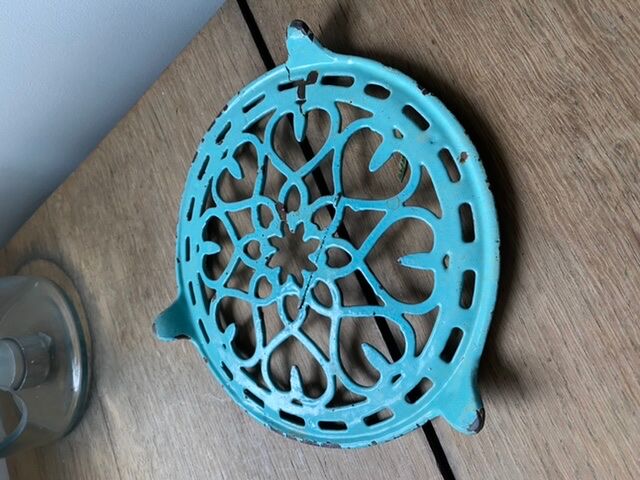 Under the flat mint blue cast