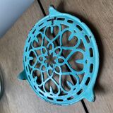 Under the flat mint blue cast