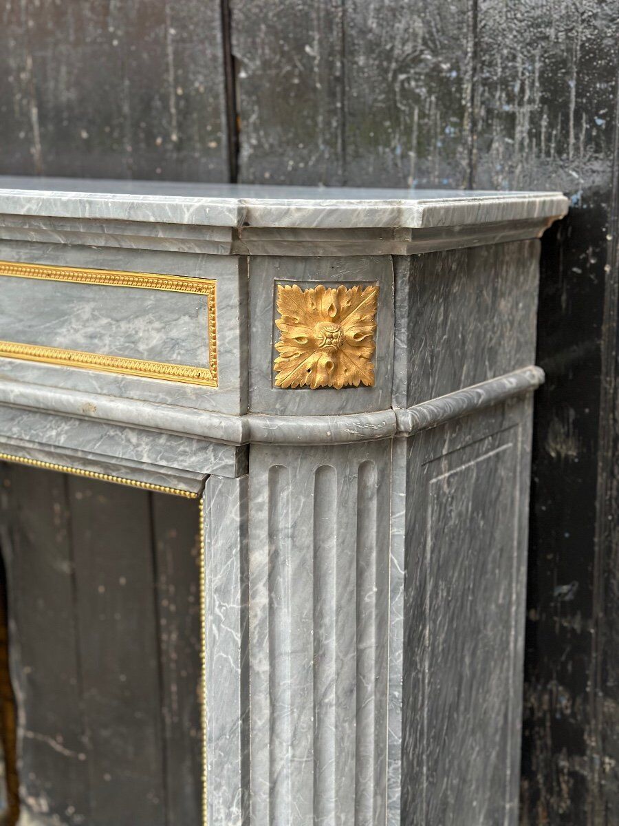 Louis XVI style half-moon fireplace in marble circa 1880