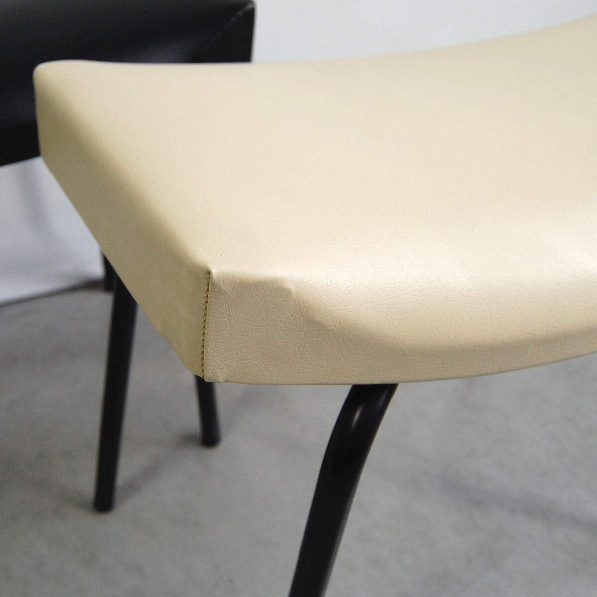 Pair of footrests "taureaux" by Pierre Guariche for Meurop 1960s