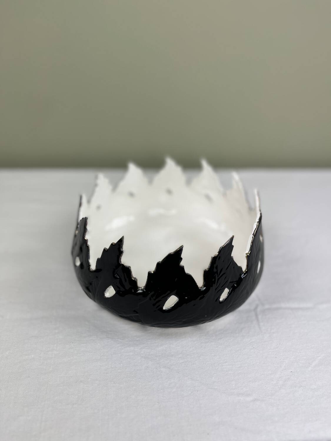 “Silhouette” handcrafted ceramics