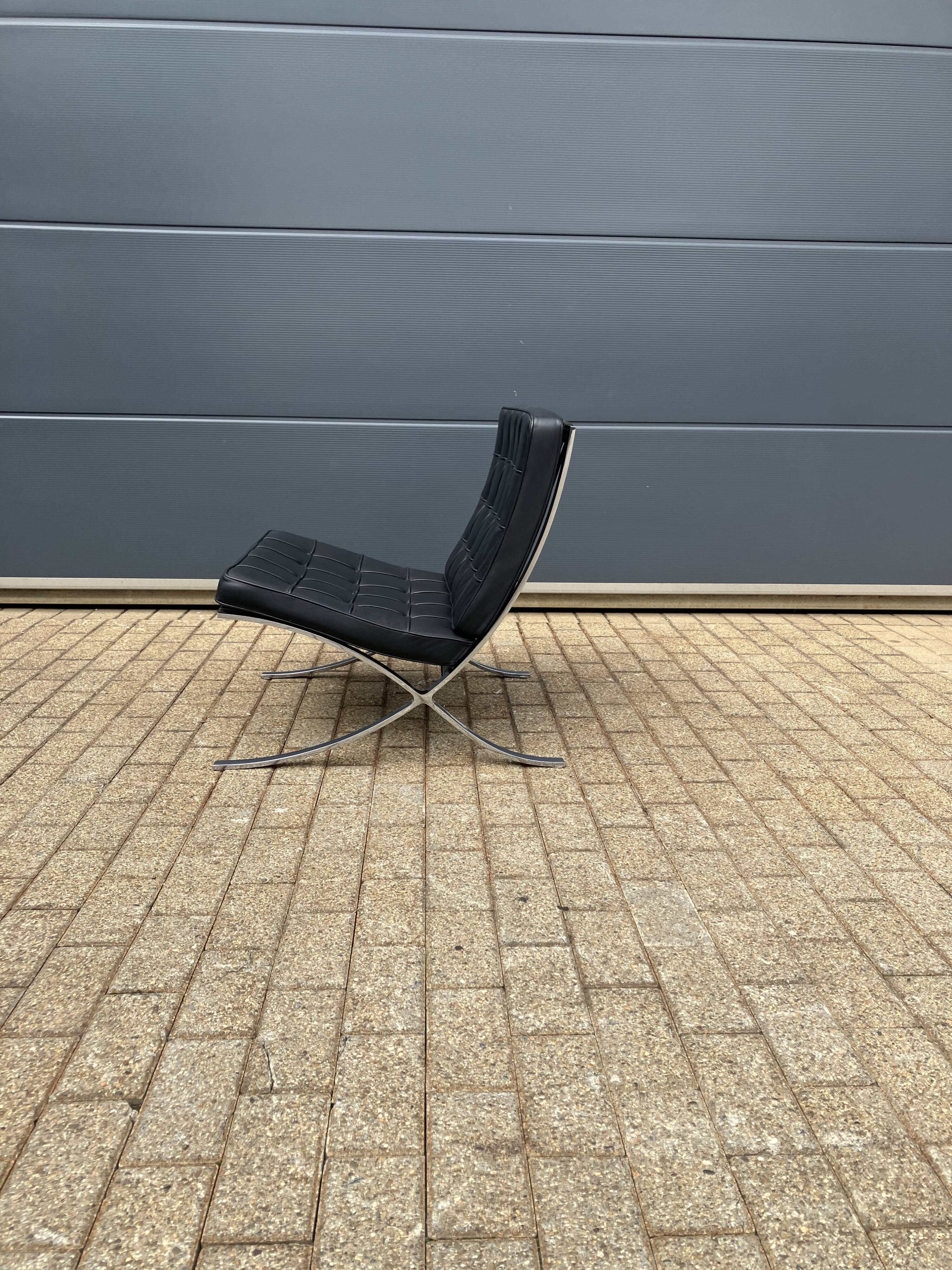 Originele Knoll Barcelona chair Mies Van Der Rohe , Zo goed als nieuw!!