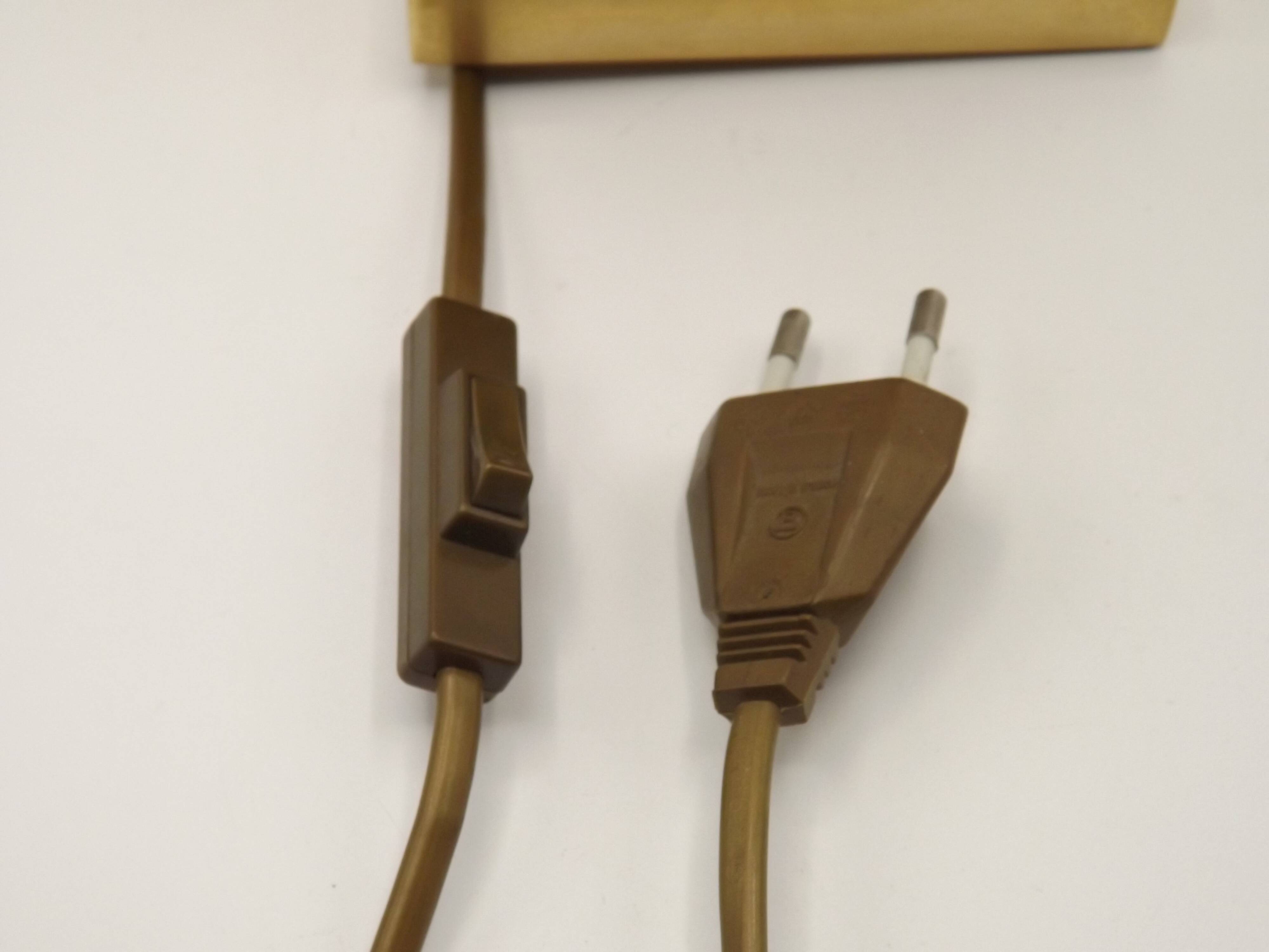 Vintage French floor lamp from the 1970s in brass and metal, Maison Jansen style.