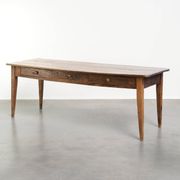 Table de ferme française du 19ème siècle pour 4 à 6 personnes.