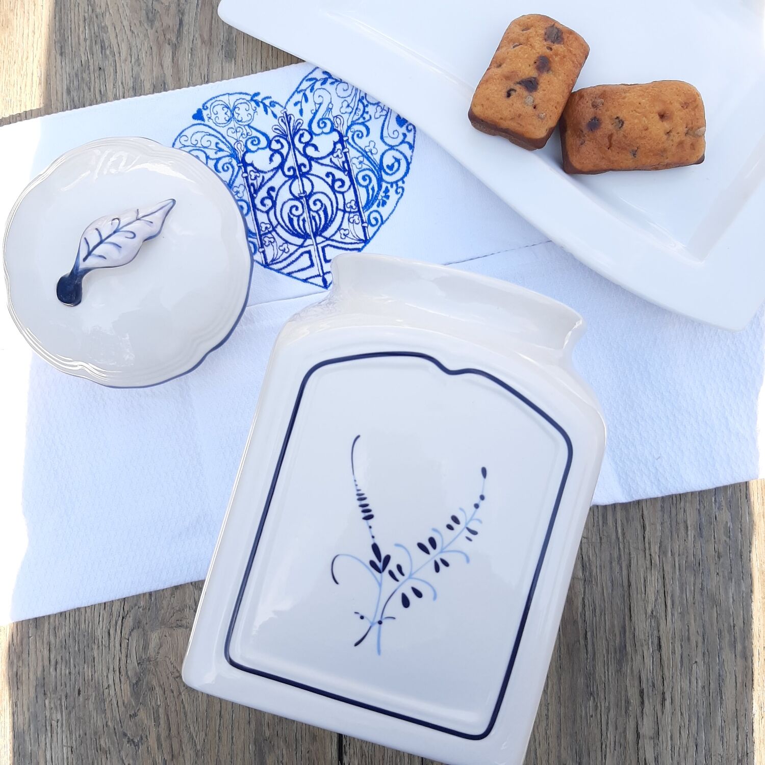 Luxembourg Villeroy and Boch pot