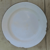 White plates in enamelled sheet metal