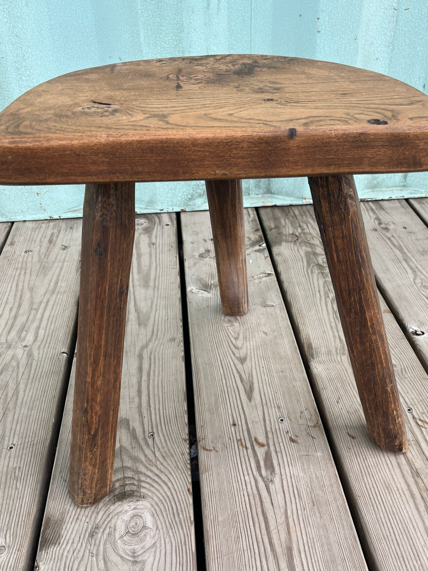 Tripod stool