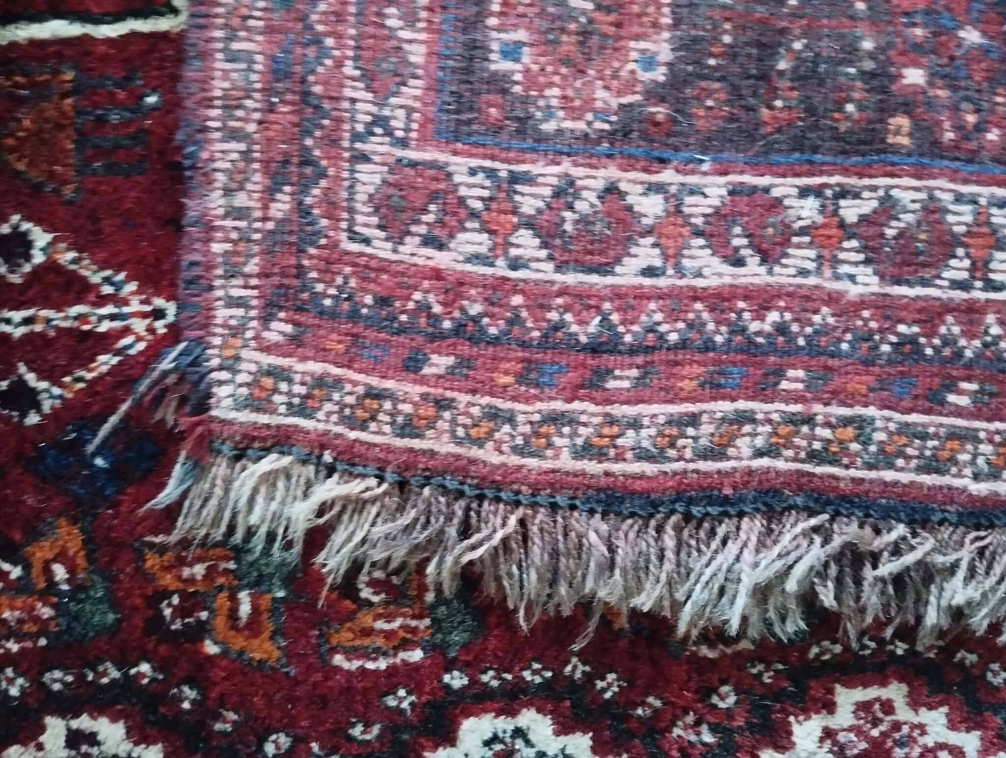 Handmade Persian Shiraz rug 265x173cm