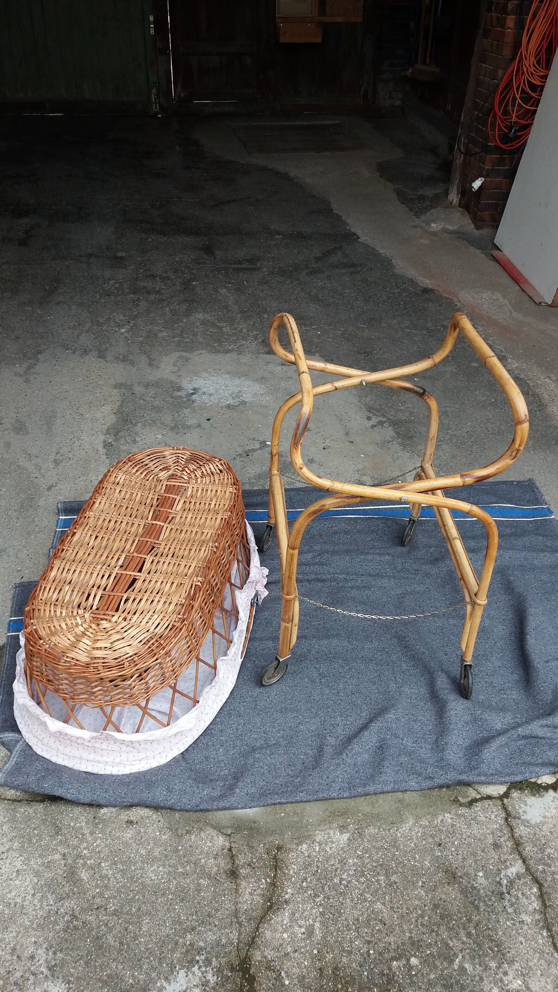 Cradle rattan