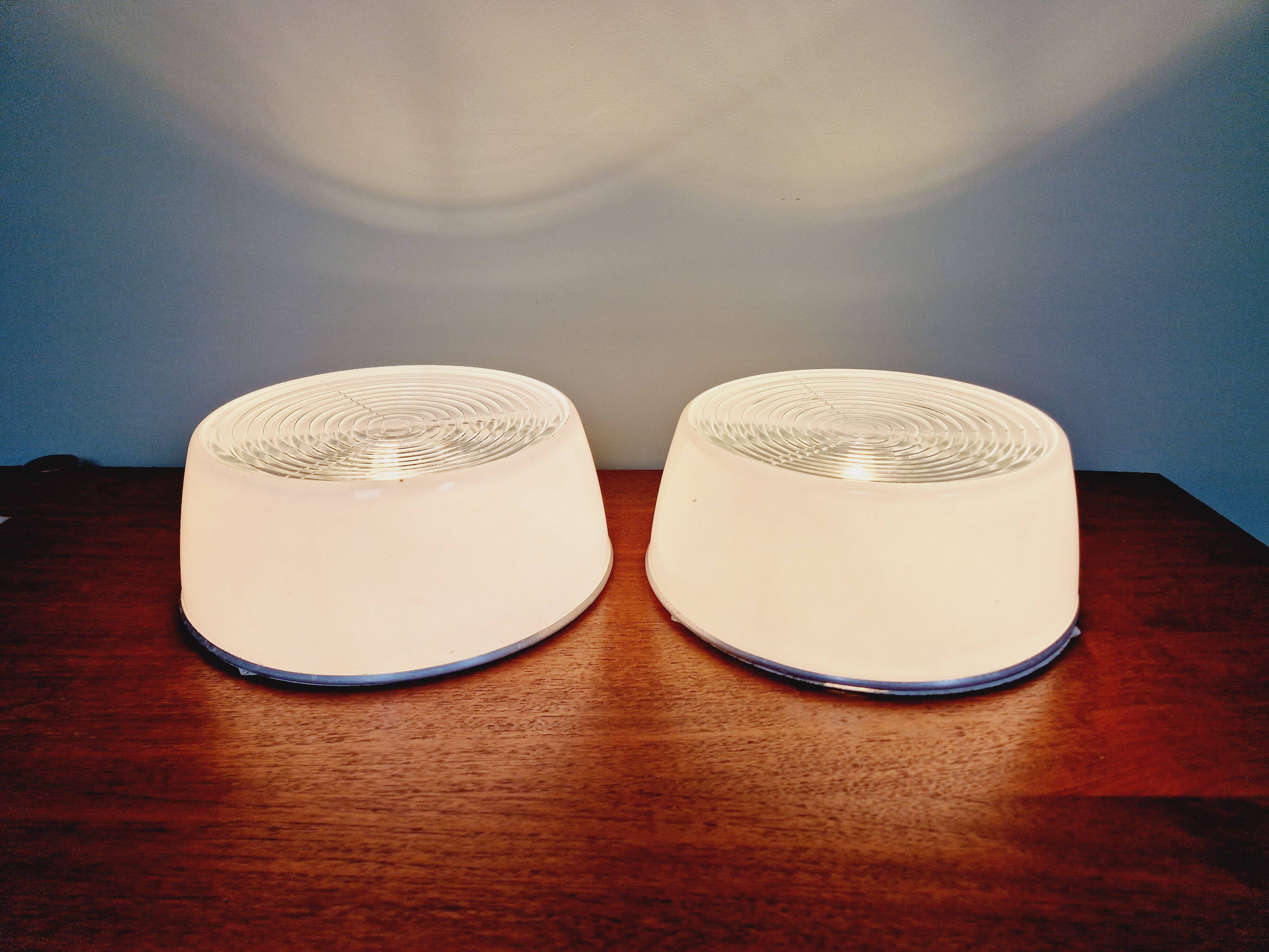 Plafonnier industriel Holophane en verre opaline blanc et transparent (7 disponibles)