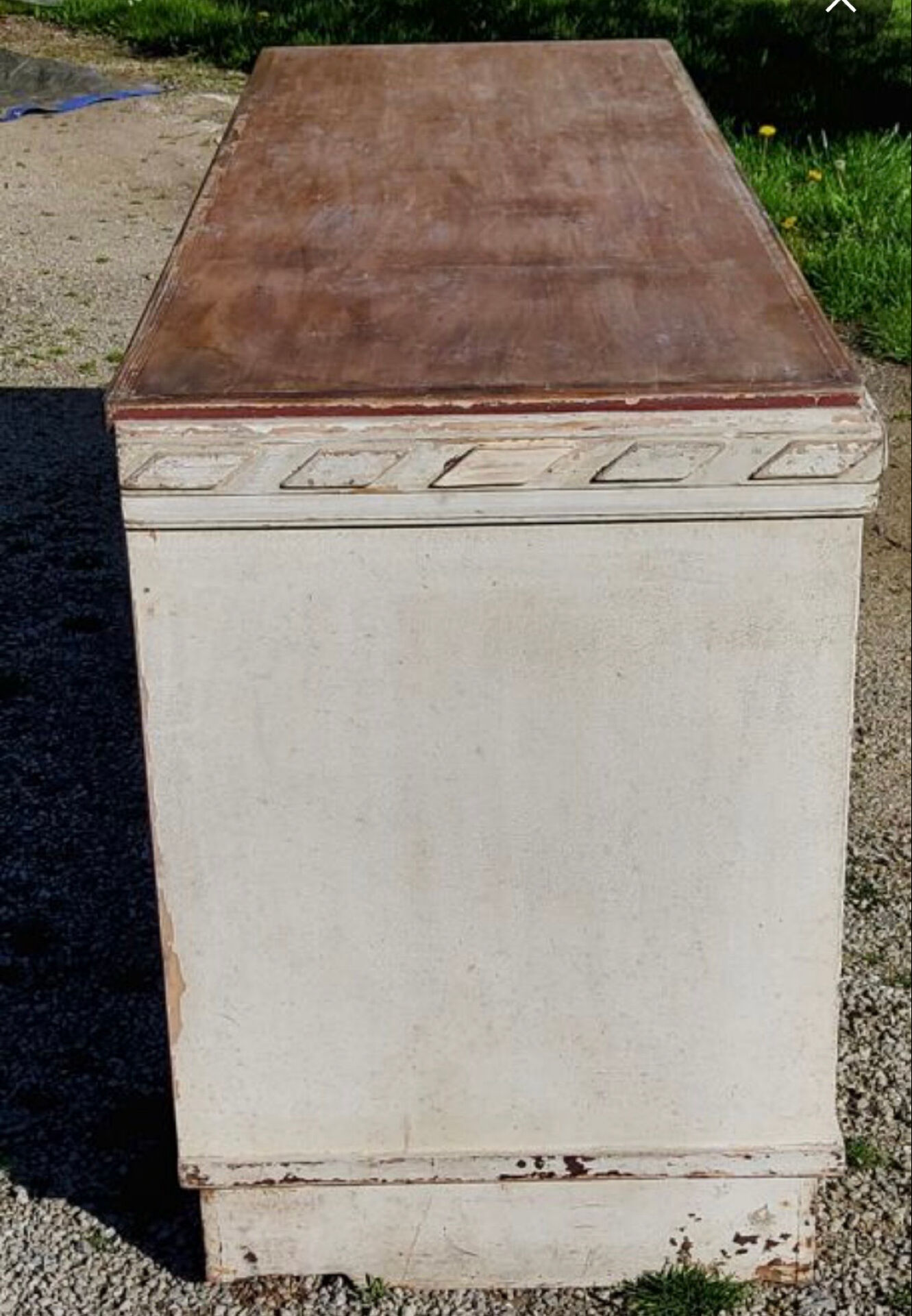 Grocery counter from the 1930s