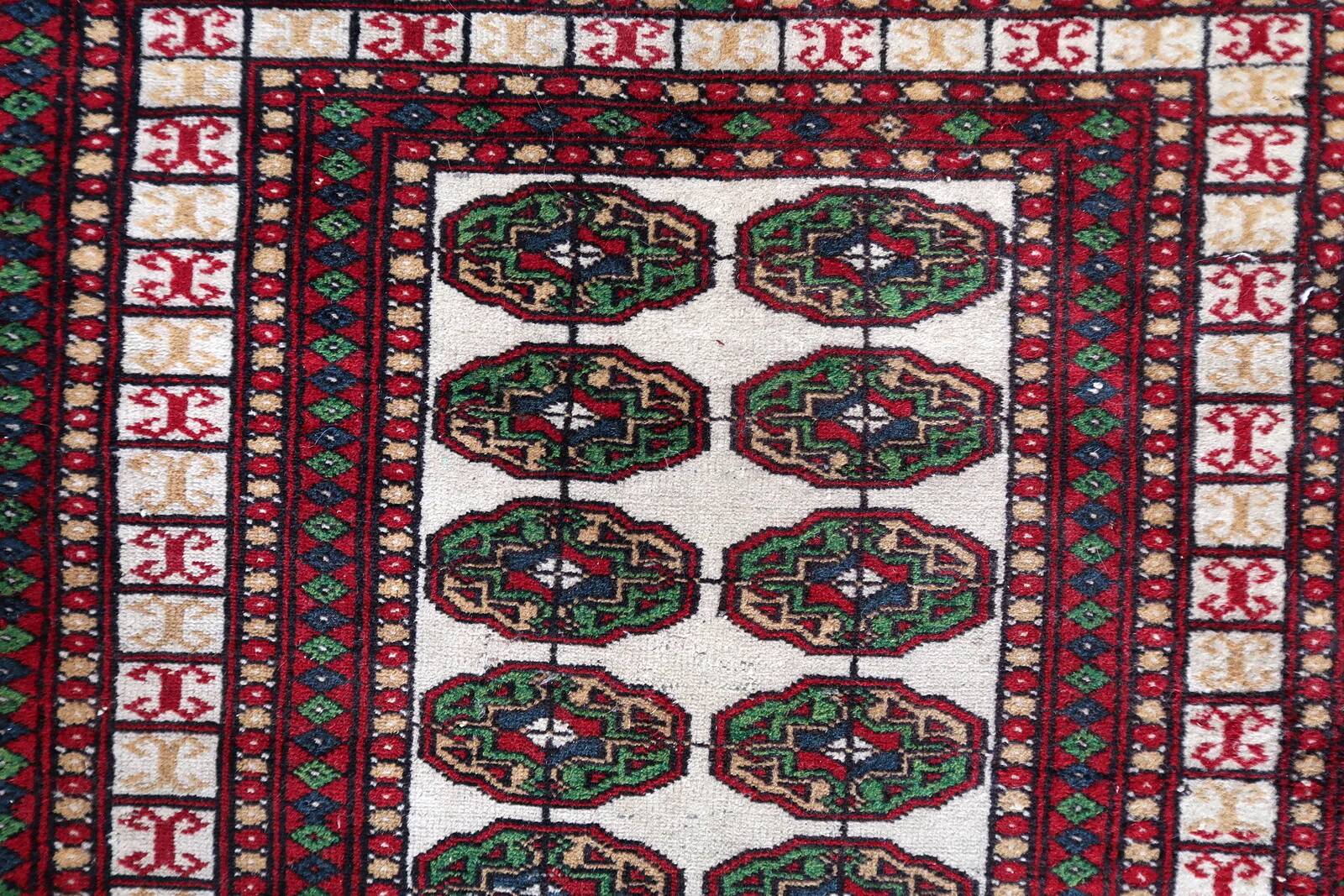 Handmade vintage Uzbek Bukhara rug 77cm x 128cm 1960s - 1С1175