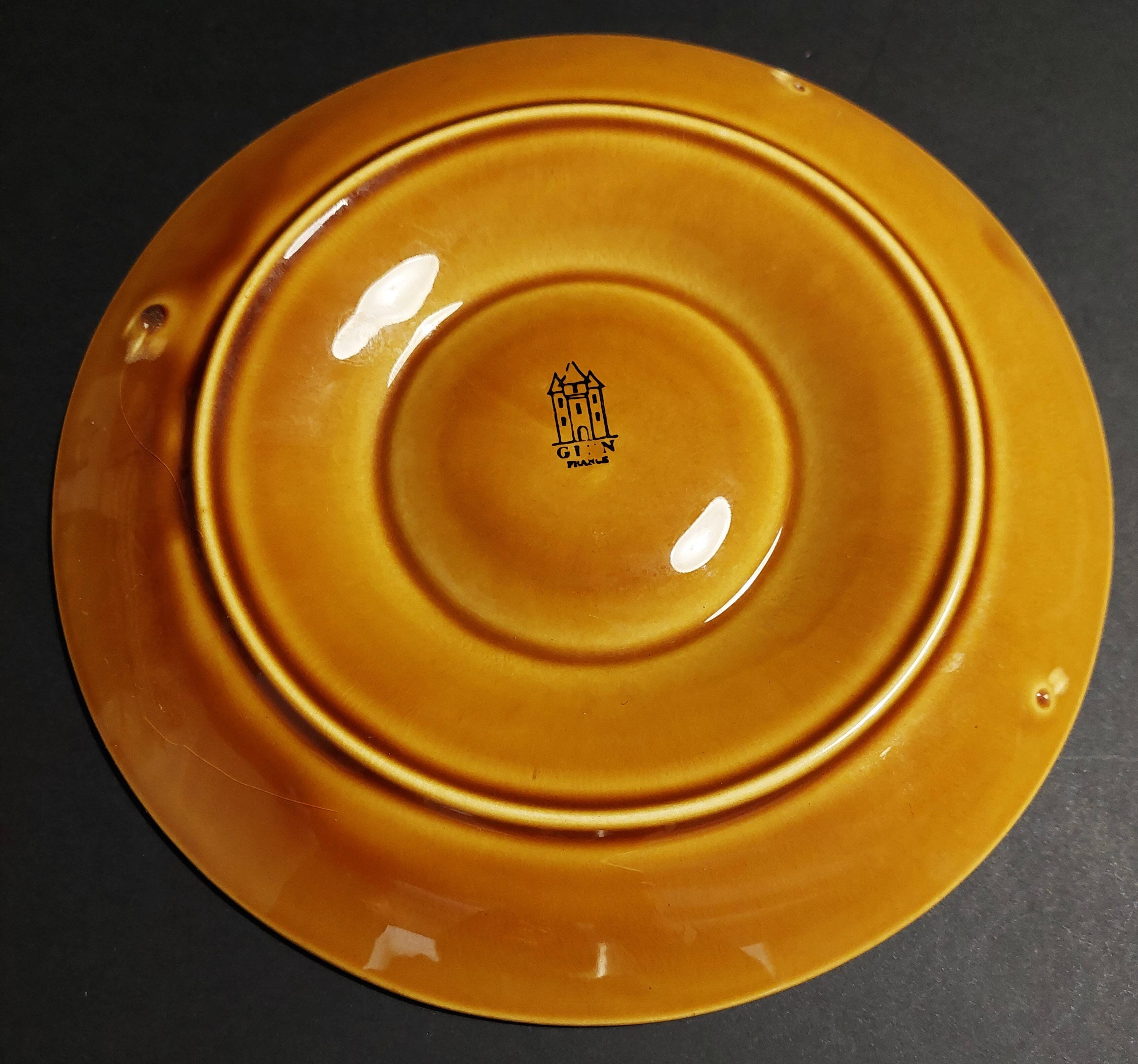 Assiette à artichaut barbotine Gien décor jaune