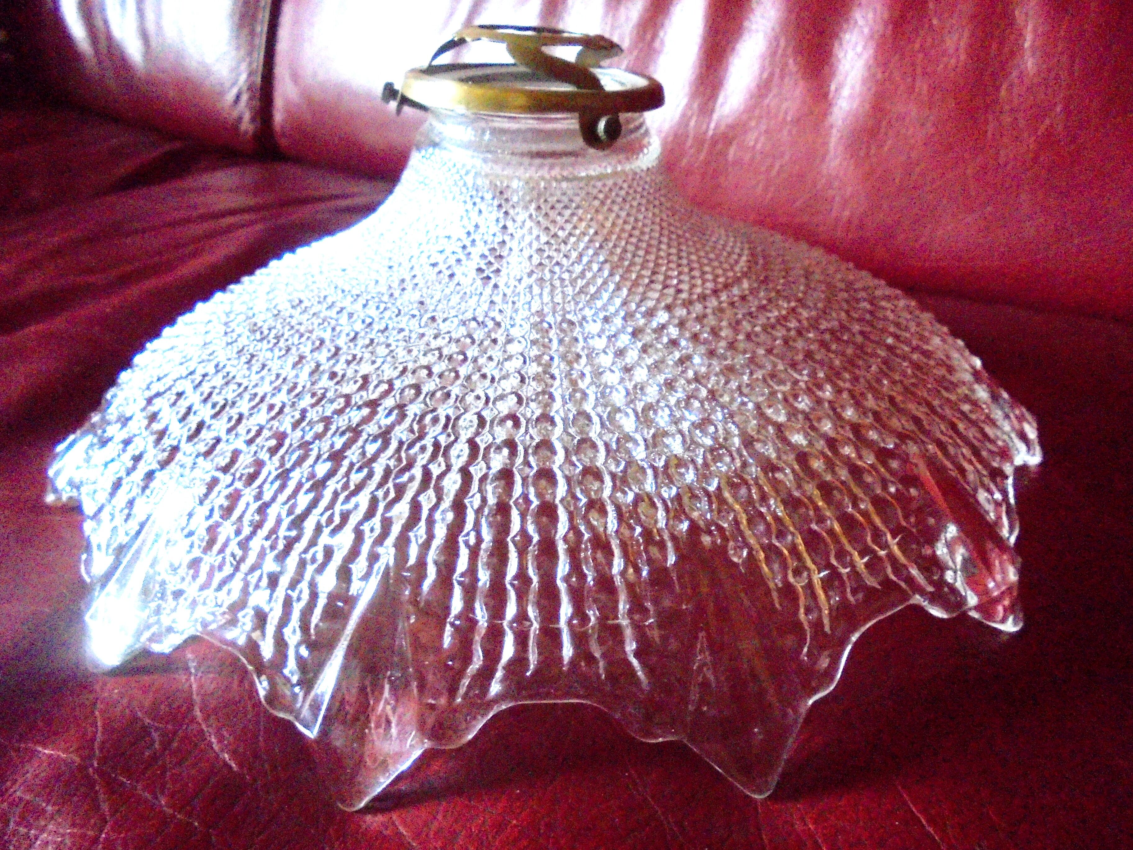 Suspension en verre taillé avec sa griffe 1950