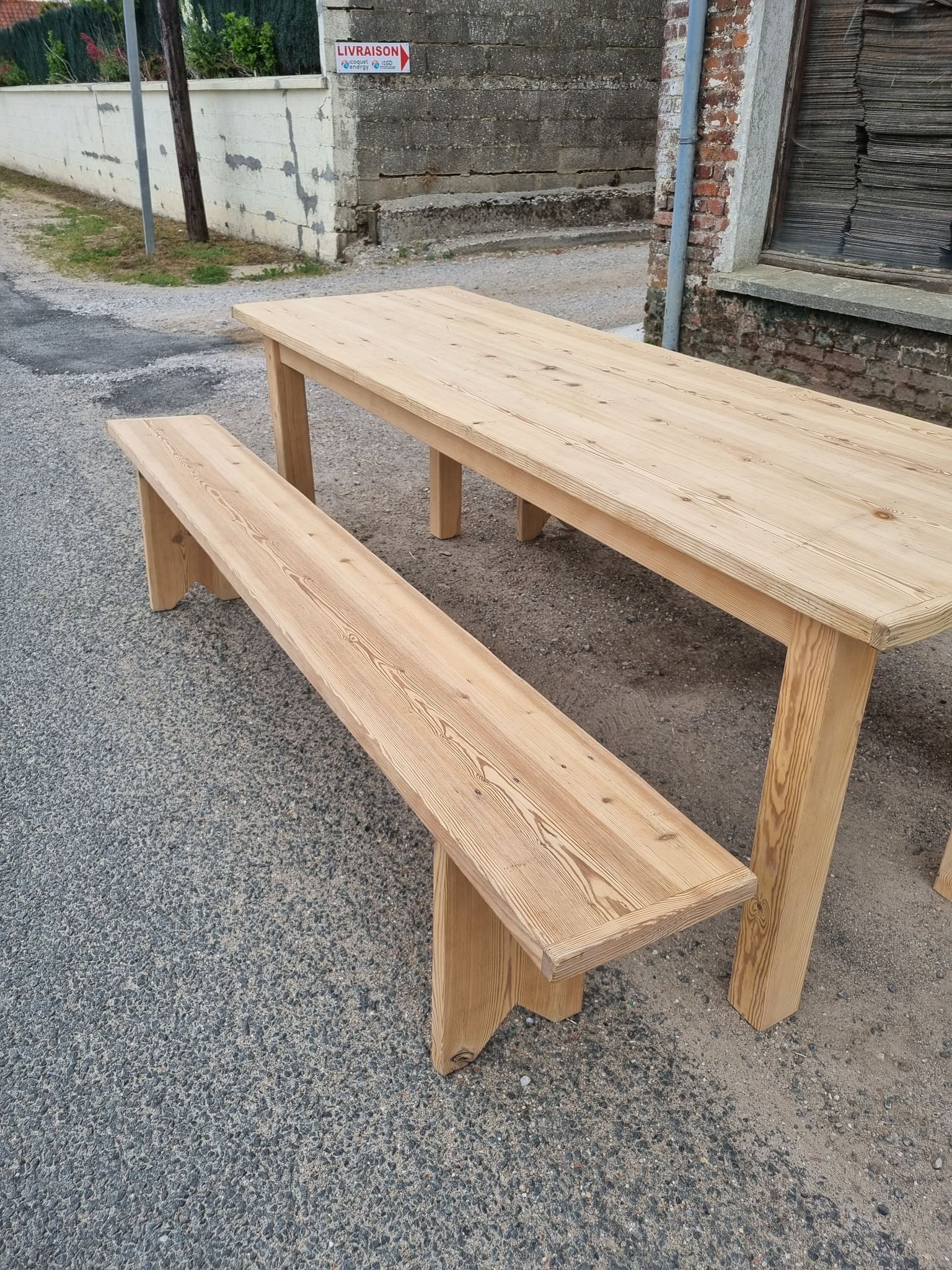 Set farmhouse table and 2 benches
