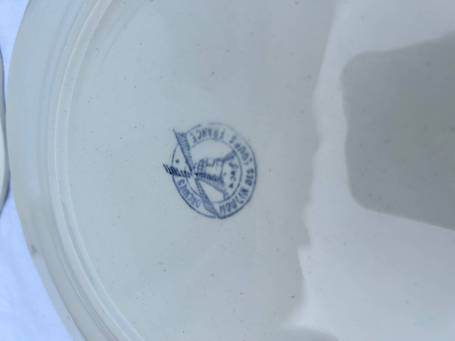 Set of 6 Moulins des Loups flat plates