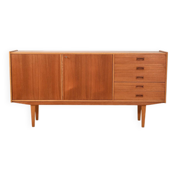 Buffet scandinave des années 1960 à lignes élégantes