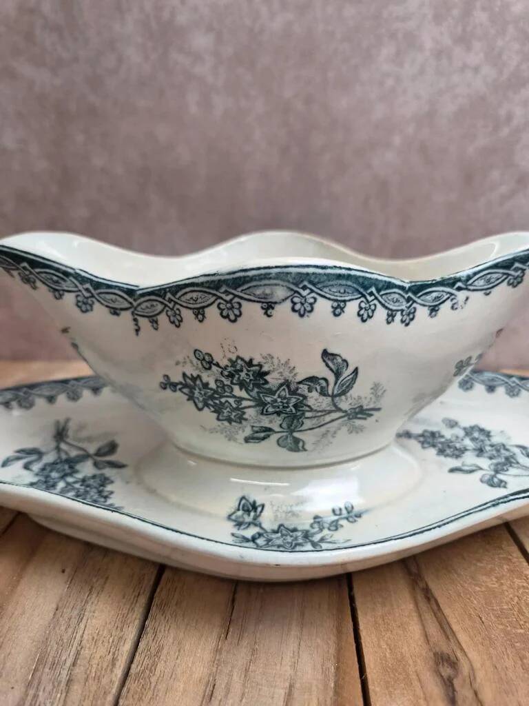 Ironstone sauce boat from Saint-Amand, Margot model – old blue decoration.