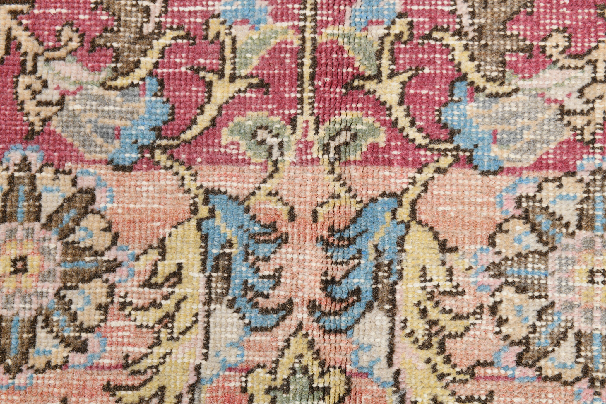 Farmhouse floral vintage rug 256x137cm