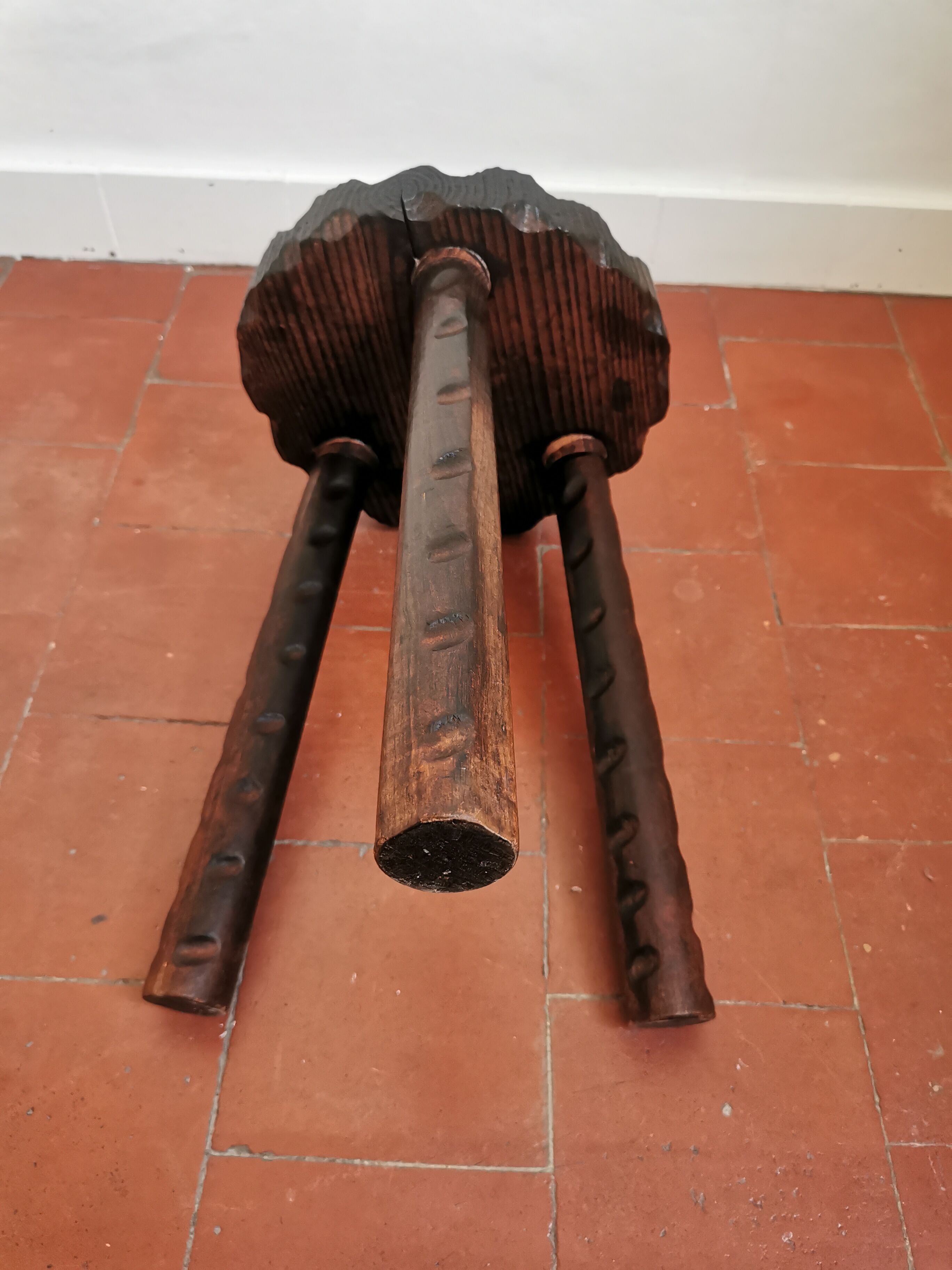 Tripod milking stool