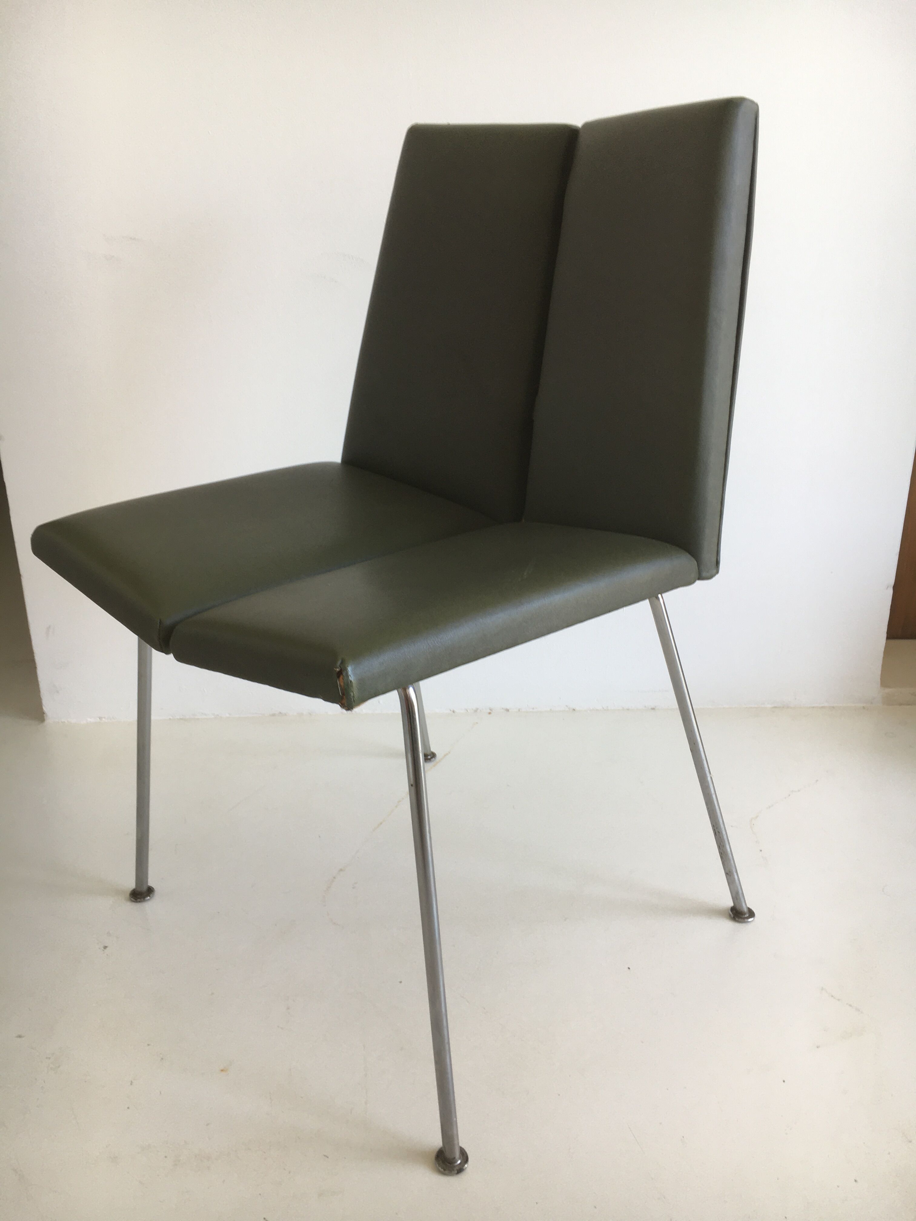 Chair Pierre Guariche, édition Steiner