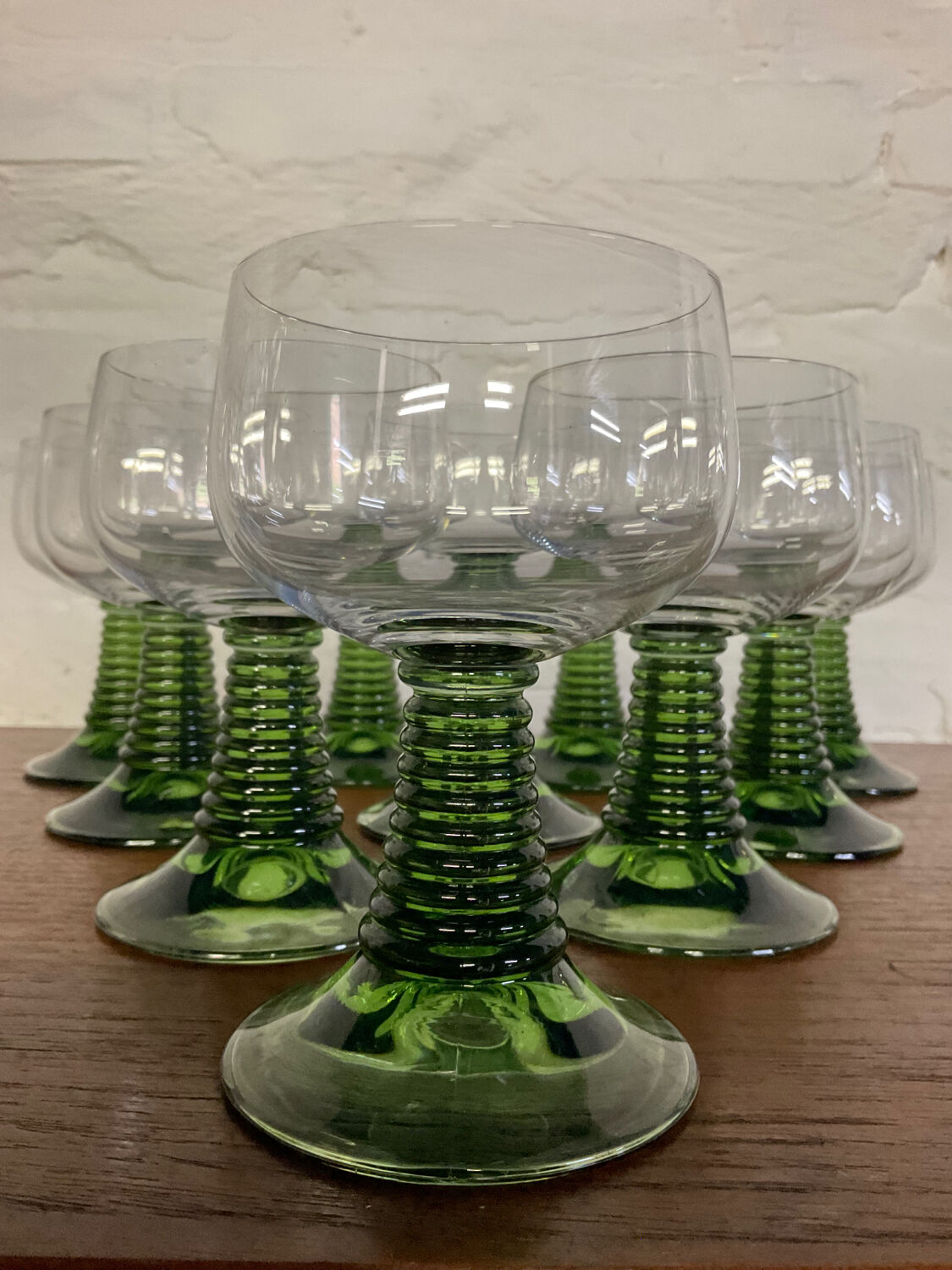 Série de 10 verres à vin vintage