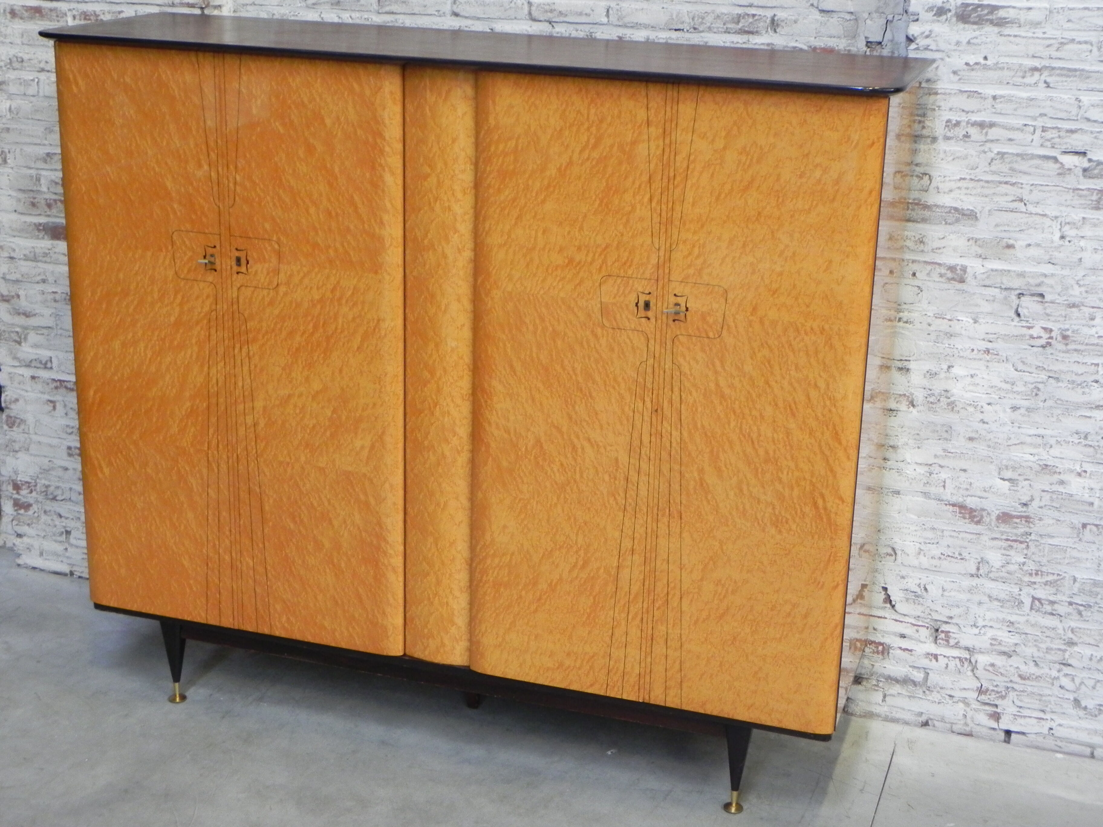 Wardrobe with 4 doors