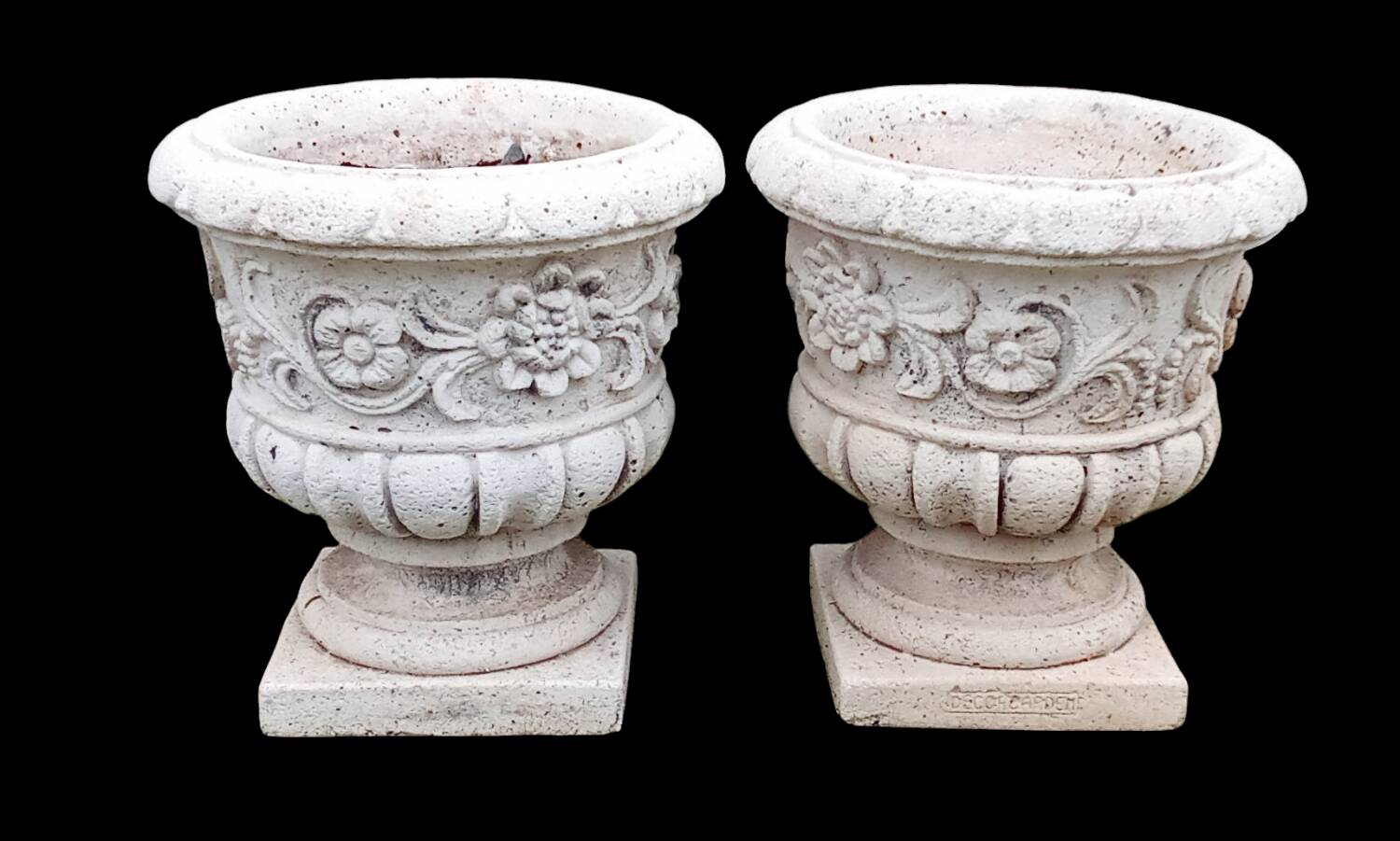Pair of Medici planters with floral decoration