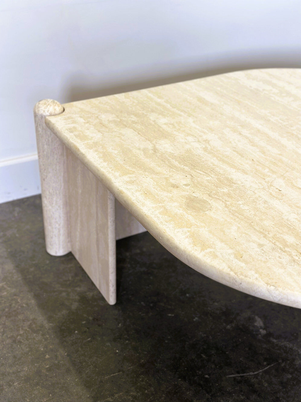 Vintage eye-shaped travertine marble coffee table, 1980s France