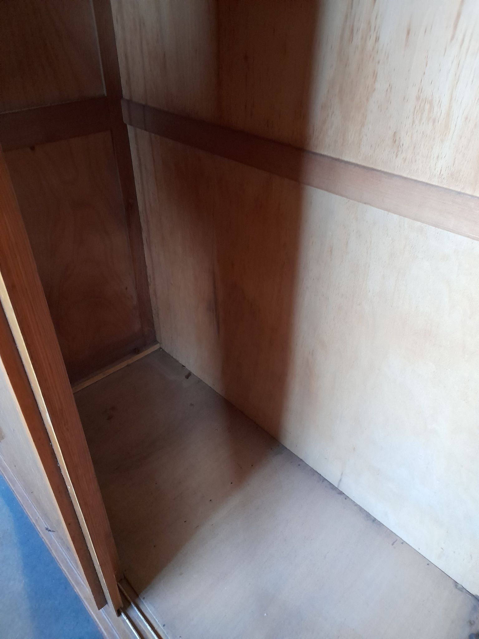 Wardrobe wardrobe year 50 vintage compass feet