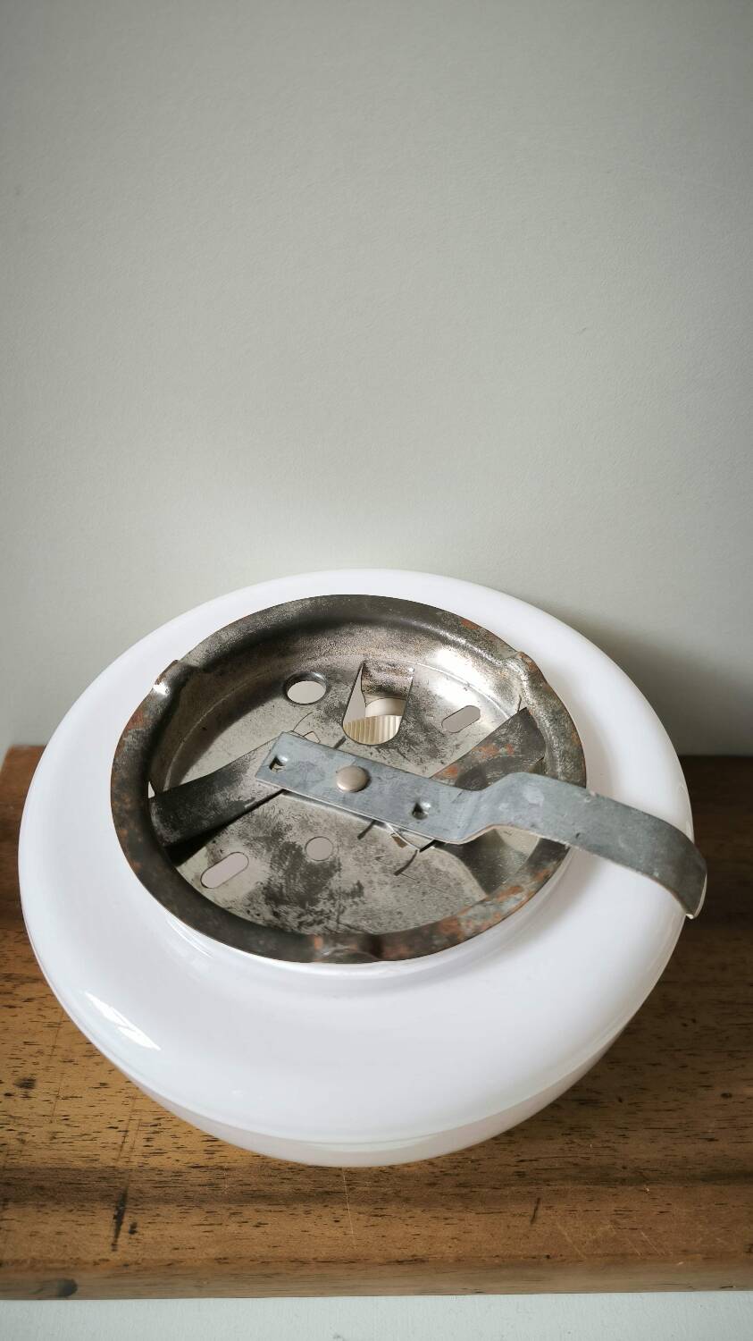 Applique plafonnier vintage opaline blanche ronde