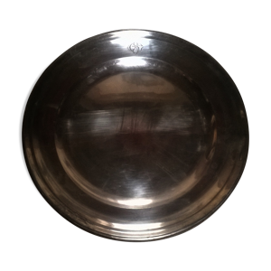 Assiette en metal argenté monogrammé